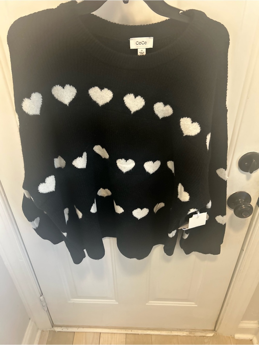 NWT CECE heart detail sweater.